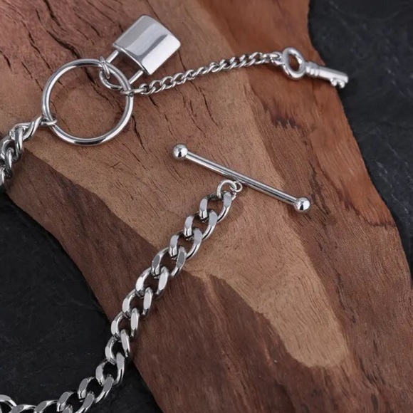 New Lock and Key silver stainless steel Cuban Chain Necklace 
Doesn’t tarnish - Picture 4 of 6